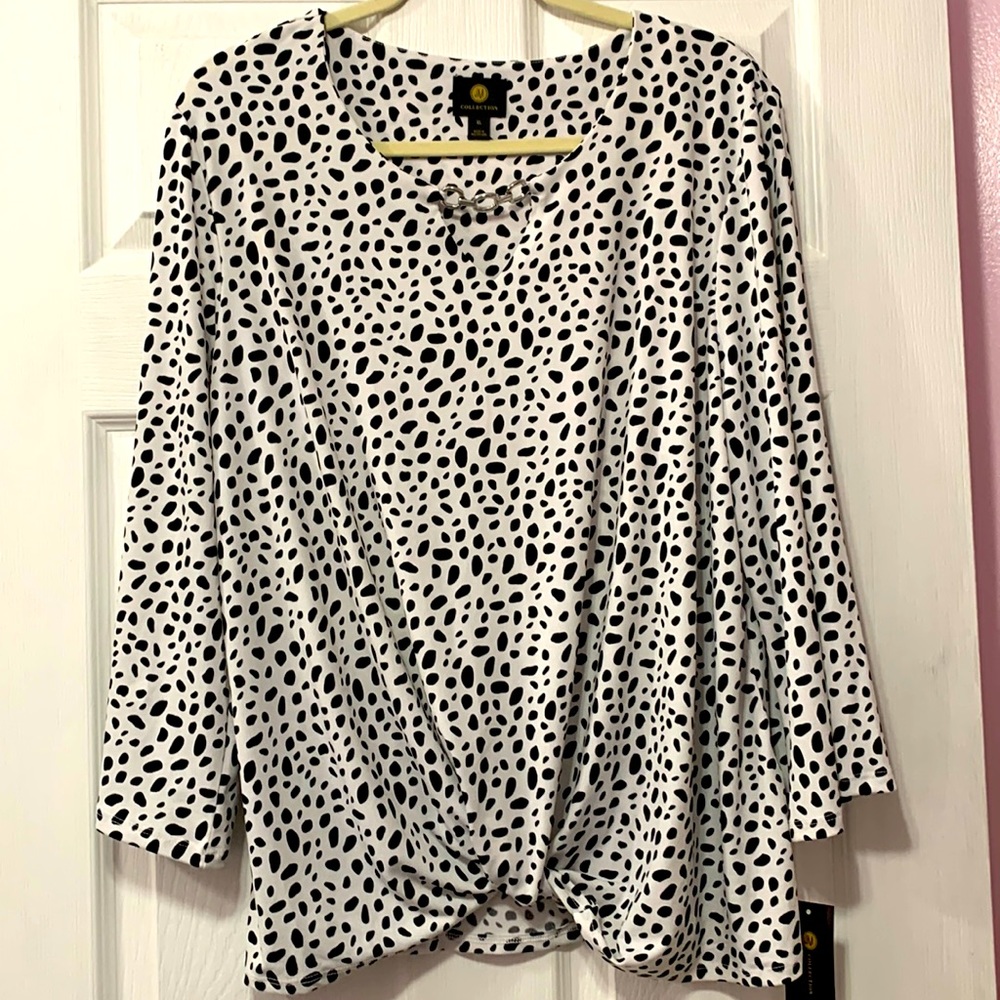 JM collection black &white animal print top